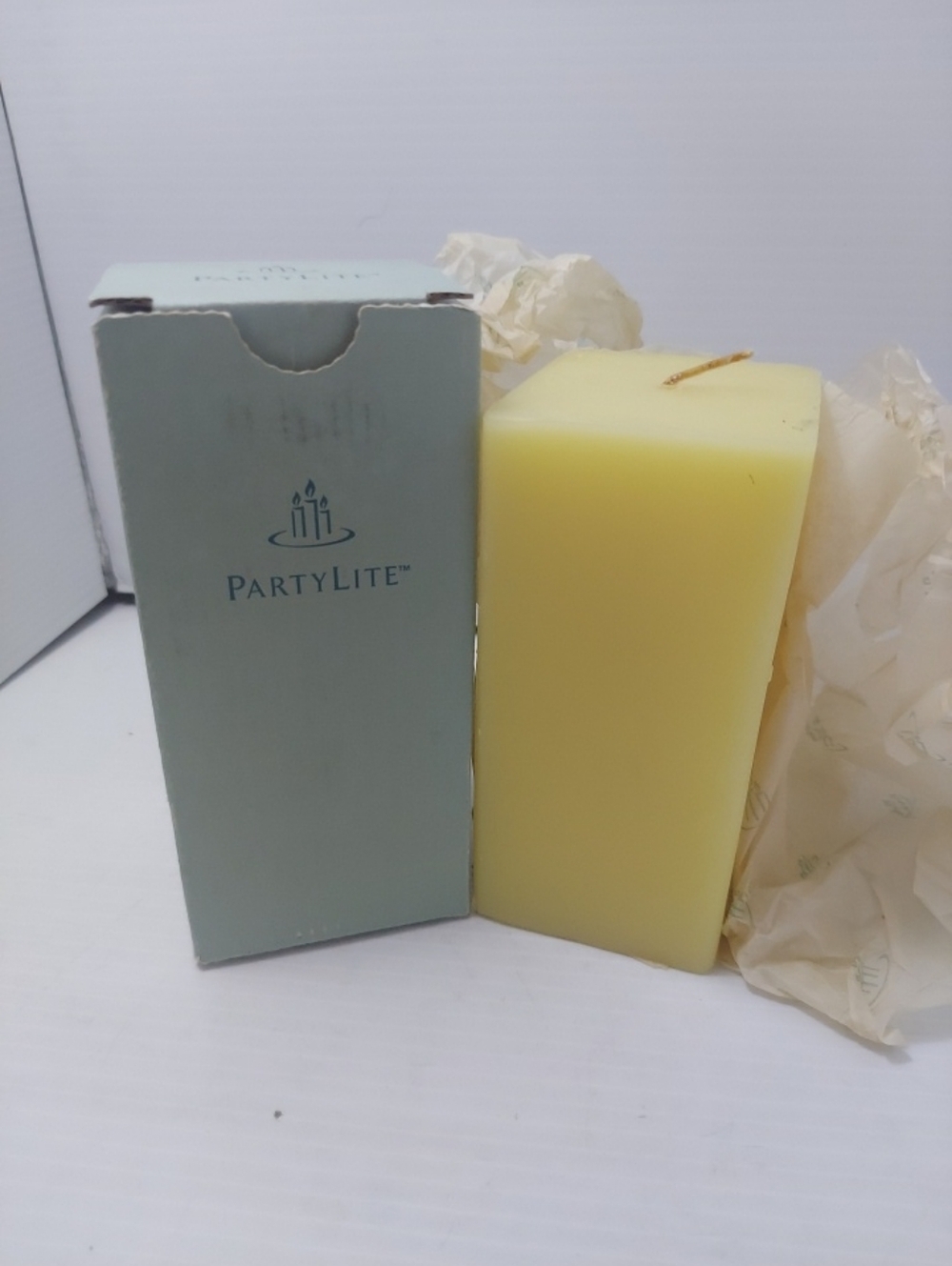 PartyLite Spiced Vanilla 3"X6" Pale Yellow Square Pillar Candle New in Box K0618